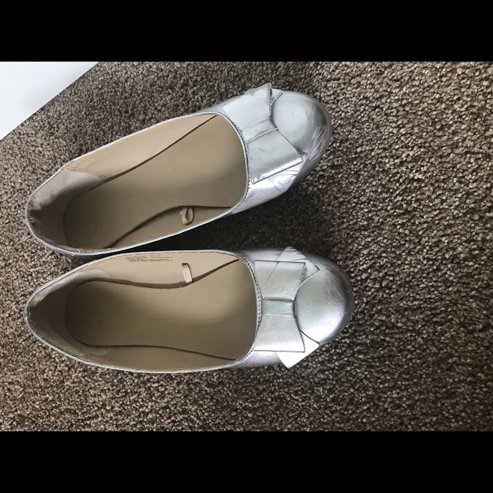 Girls Janie and Jack silver ballet flats size 4